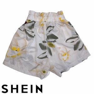 Like New!! Frill Waist Floral Print Shorts in XS